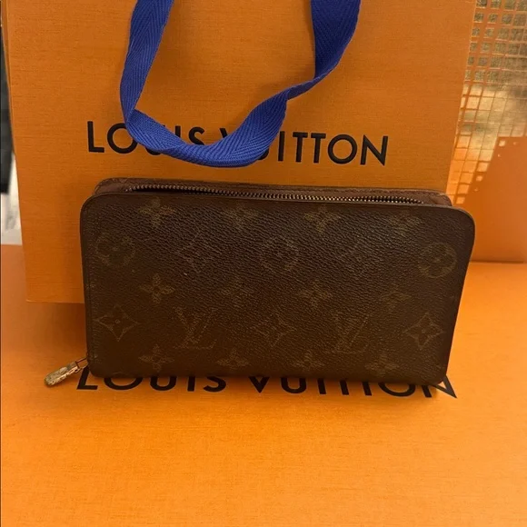 Authentic Louis Vuitton long wallet broken zipper - Picture 3 of 15